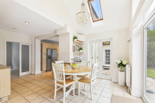52, Brackendale Road, Surrey photo 4