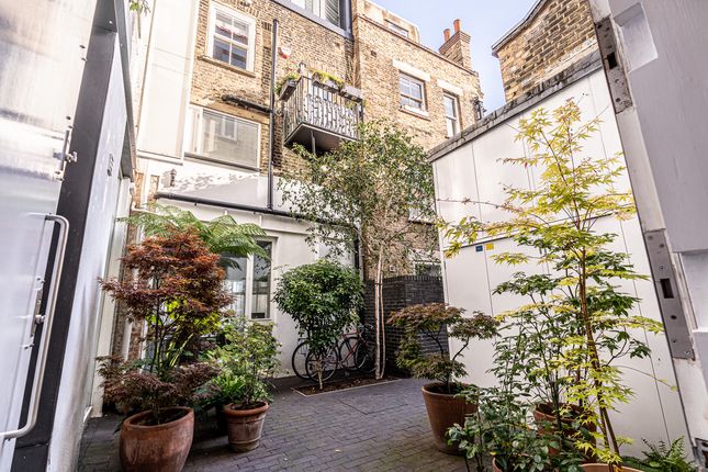 Thumbnail Mews house for sale in Plantain Place, London