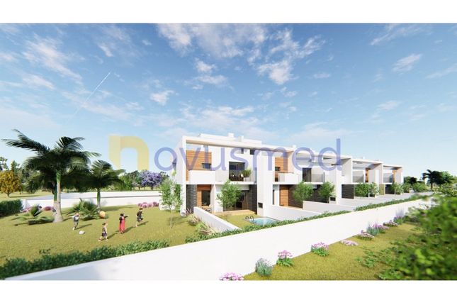Terraced house for sale in Vale De Serves, Ferreiras, Albufeira