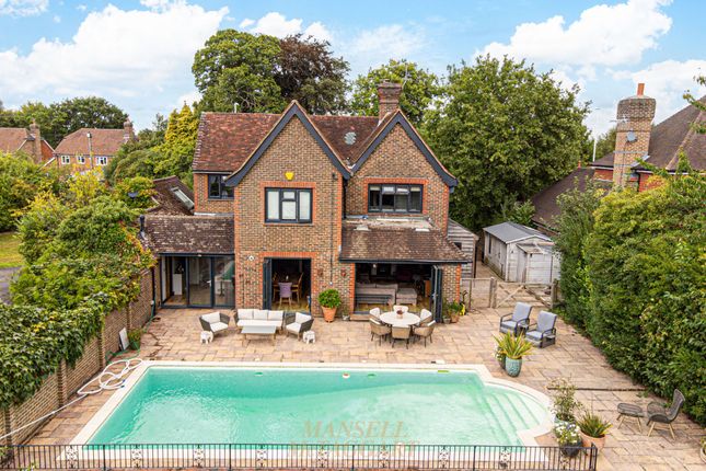 222 Holtye Road, East Grinstead photo 2