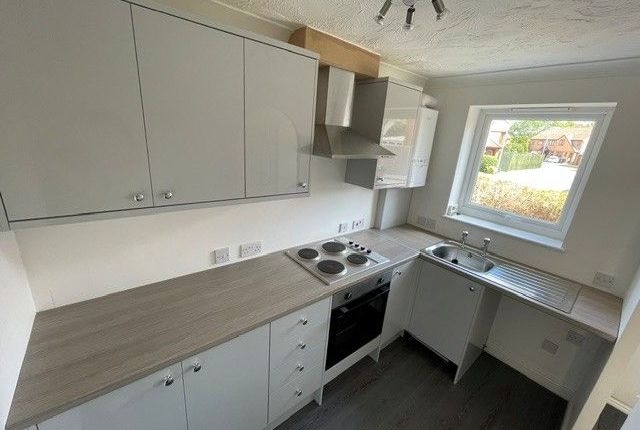6, Lindisfarne Way, Kettering photo 4