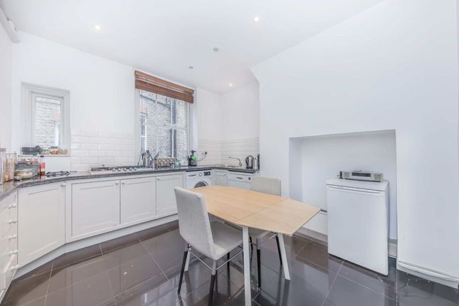Flat for sale in Chiswick High Road, London