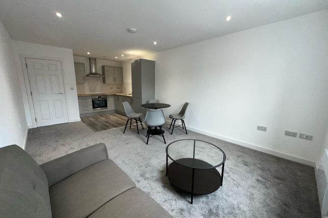 Flat to rent in Clifton Park View, Doncaster Gate, Rotherham