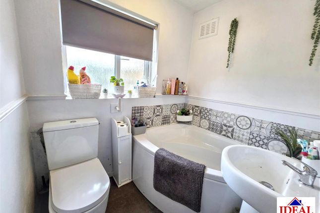2, Willow Road, Campsall, Doncaster photo 4