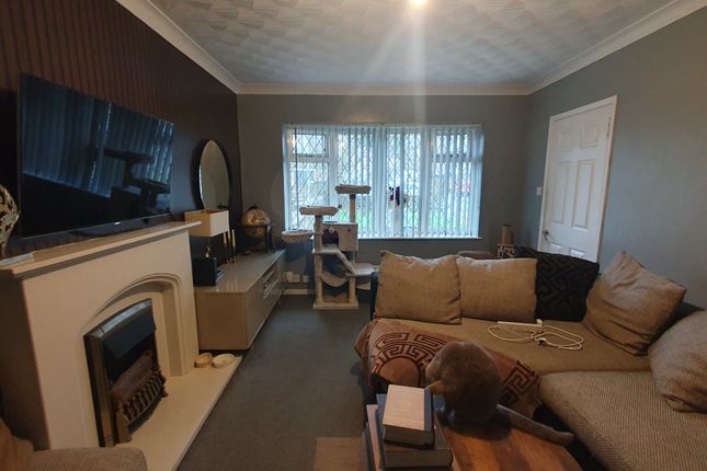 21, Hazelcroft, Bradford photo 2