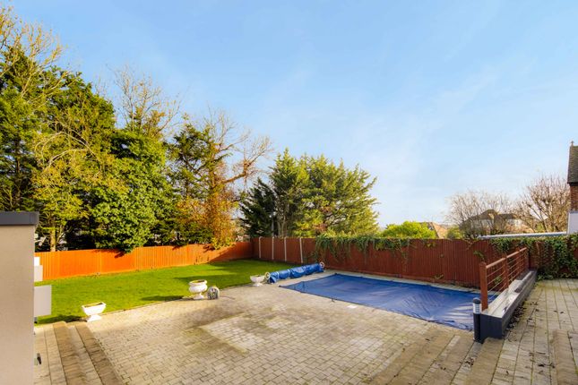 Gardens/Pool