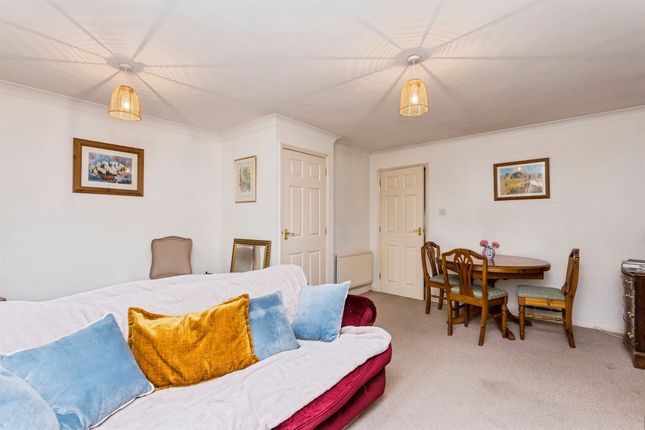 97, Ropeland Way, HORSHAM photo 4