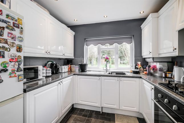 87, Onslow Gardens, South Woodford photo 3