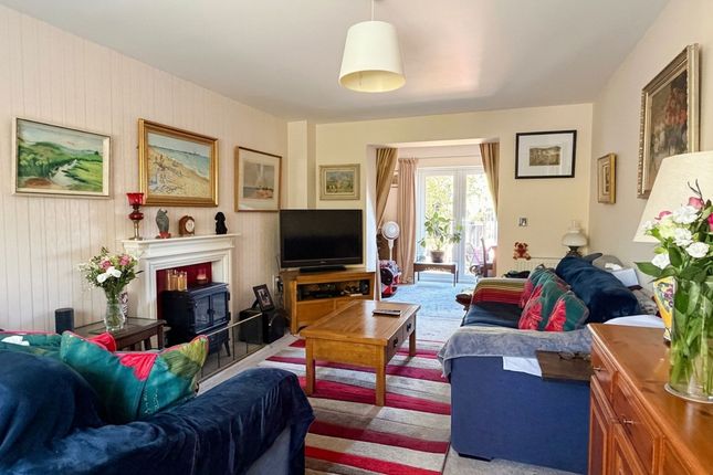 19 Depden Gardens, Southampton photo 4