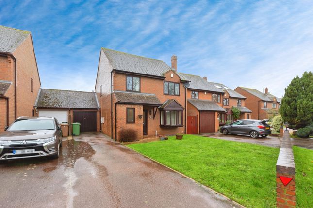 46, Brookside Close, Thame photo 2