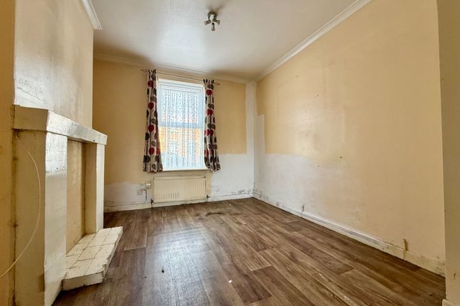 30, Highworth Road, Gloucester photo 2