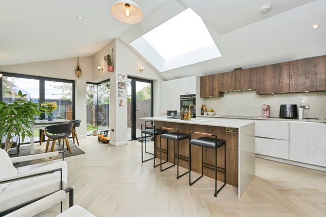 51, Cheyne Hill, Surbiton photo 2