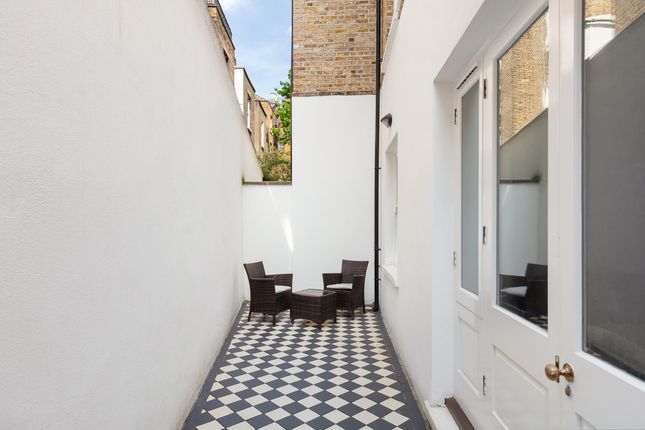 Courtfield Gardens, London photo 4