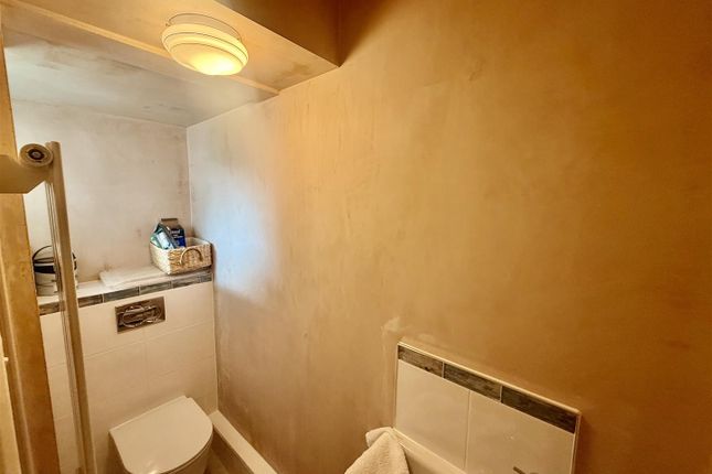 14, Holmwood Close, Cheam photo 5