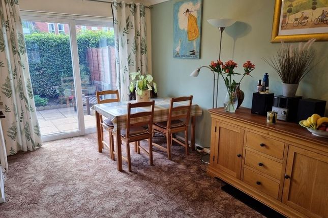 4, Ivy Close, Southampton photo 3