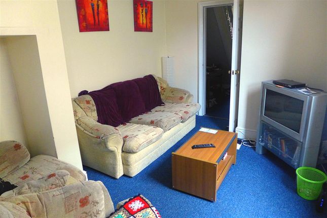 Brynland Avenue, Bristol photo 5