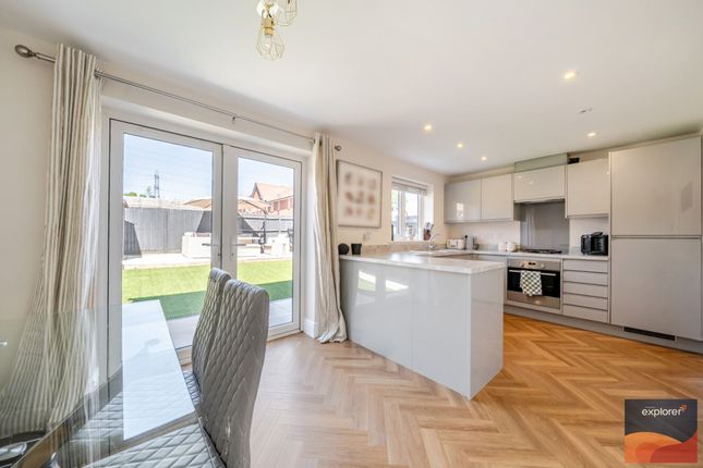 17 Westlake Gardens, Tadley photo 3