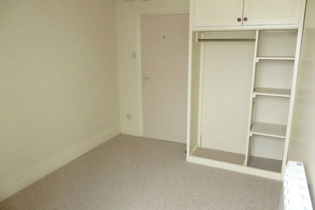 Flat 3, 25, The Square, Devon photo 3