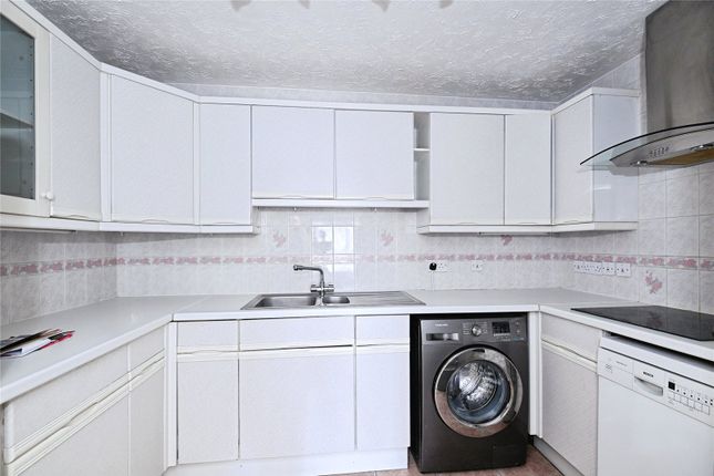 3, Barkers Court, Sittingbourne photo 3
