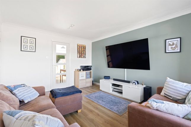 13, West Mains Avenue, Perth and Kinross photo 2