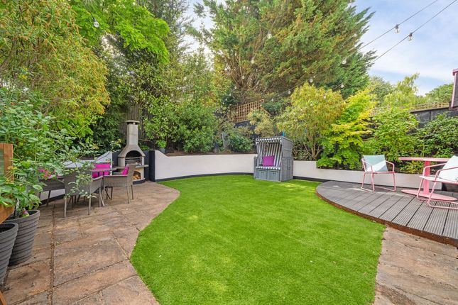 3 Rawlings Close, Orpington photo 4