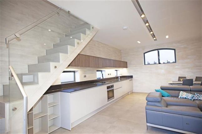 1, Chess House, Childs Hill photo 2