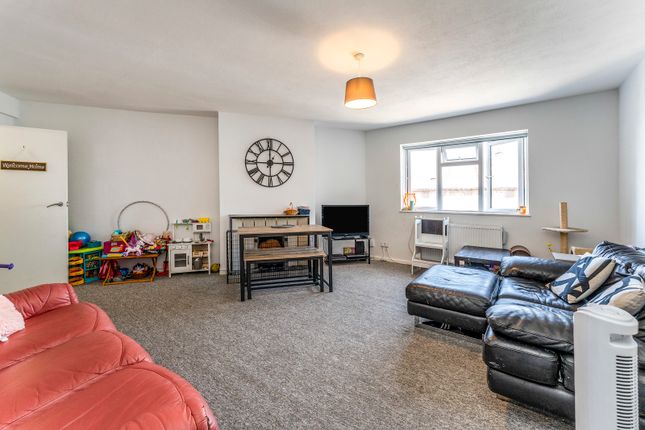 2-bed house on 31A, Ashfield Parade, London, £1,750/mo