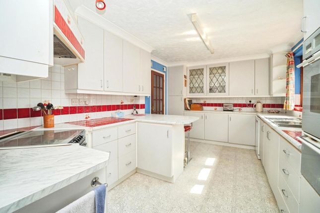 11, Redcliff View, Dorset photo 4