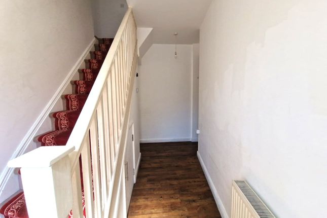 95 Burns Road, London photo 2