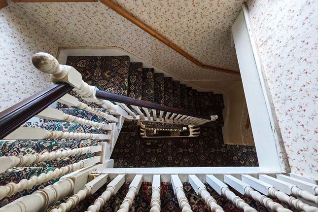 7, Rodenhurst Road, London photo 4