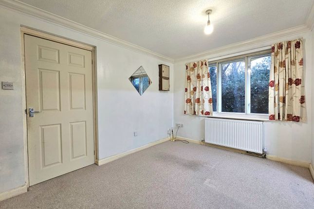 6, Albany Park, Slough photo 4