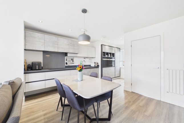 8 Tyndrum Crescent, Hamilton photo 4