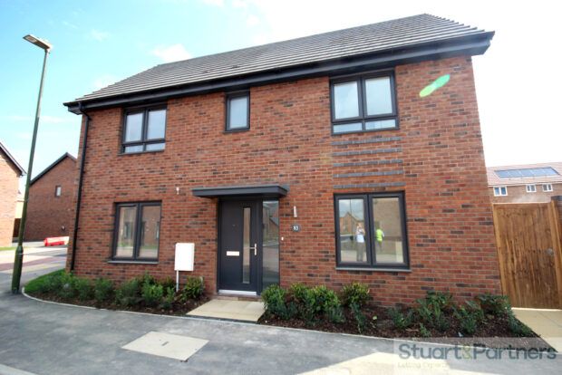 3-bed house on 83, Barton way, Hassocks, £2,325/mo