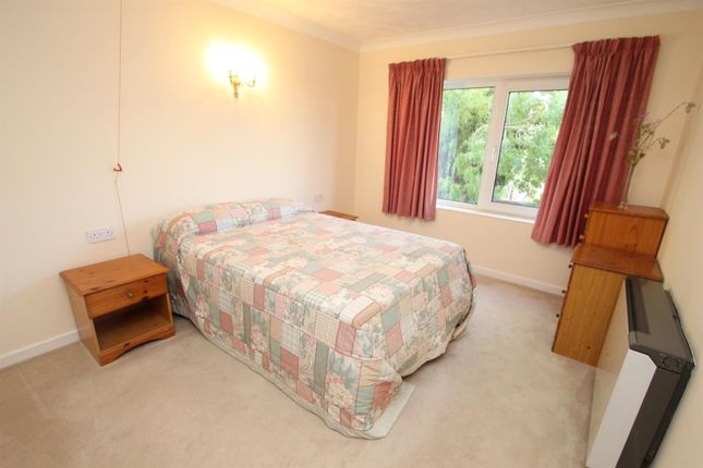 Flat for sale in Friars Court, Queen Anne Road, Maidstone