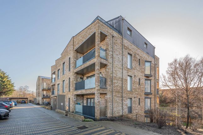 Breakspear Gardens, Colliers Wood photo 2