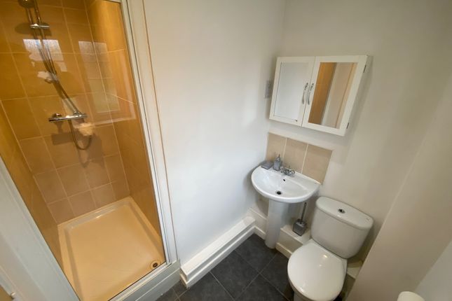 Room 5, 25, Perigee, Reading photo 5