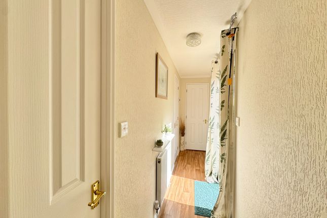 6 Dibles Park, Warsash, Southampton photo 4