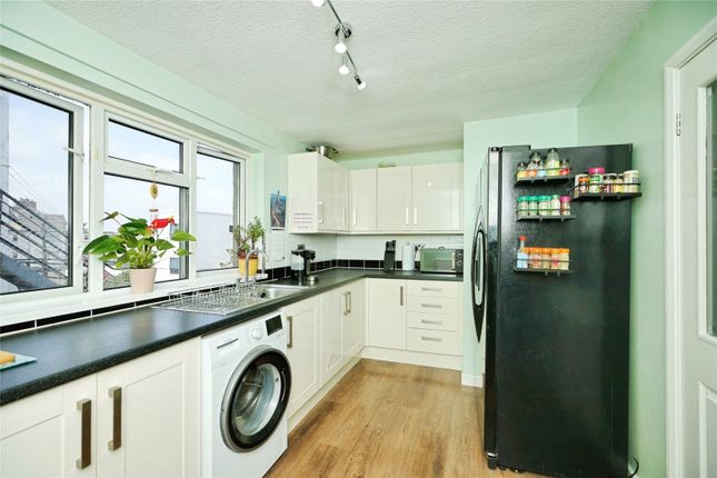 Flat 7 Sarn Badrig,, Embankment Road, Gwynedd photo 2