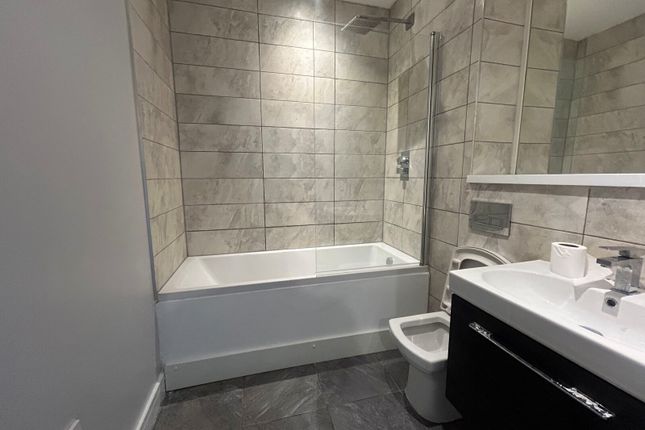 Flat 7, Apsley House,, Basingstoke Road, Reading photo 3