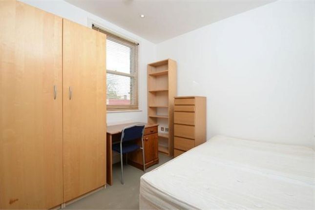 Town house to rent in Marcia Road, London