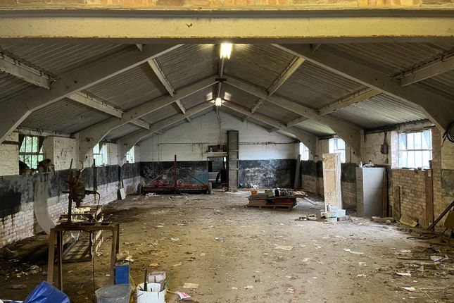Hayton Manor Barn, Hayton Road, Ashford photo 5
