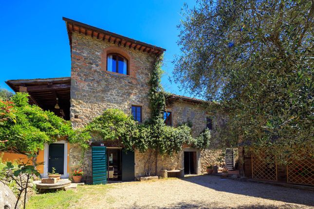 Thumbnail Country house for sale in Viale Europa, Terranuova Bracciolini, Toscana