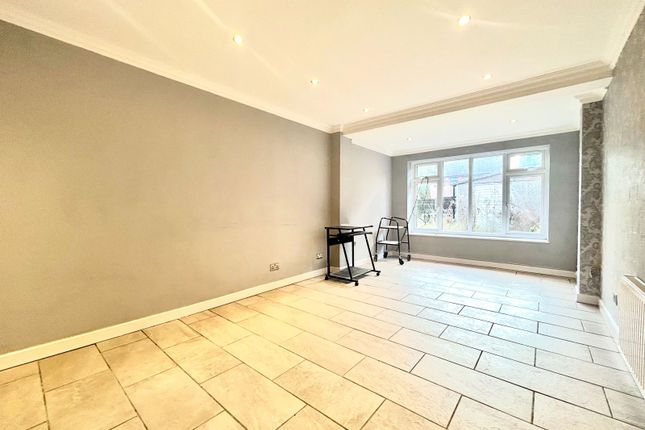 13, Rowan Road, Sedgley photo 2