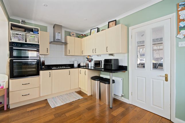 11, Yorke Way, Hamble photo 4