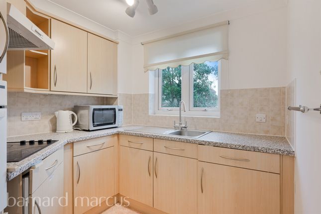 Flat 17, Calverley Court, 370-374, Kingston Road, Epsom photo 2