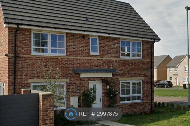 3-bed house on Perry Square, Morley, Leeds, £1,500/mo