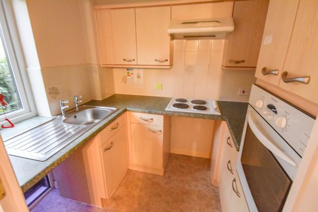 2, Sutton court, Bingley photo 4