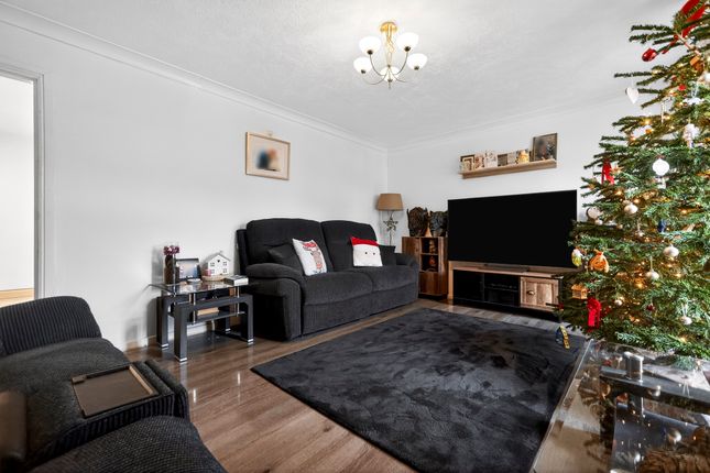 21, Sinclair Way, Dartford photo 4