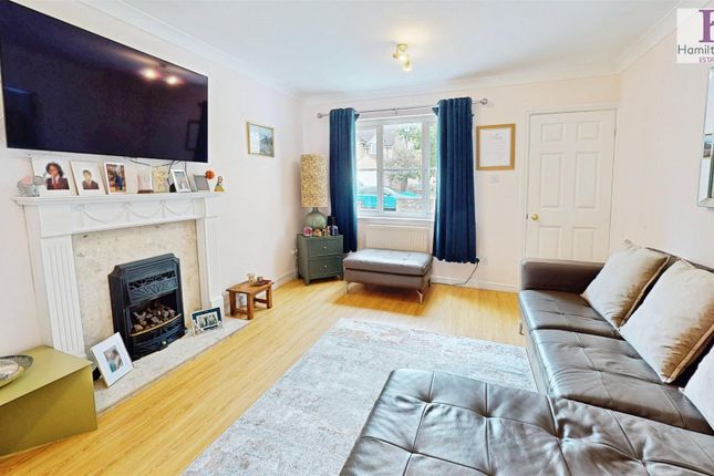 7, Partridge Drive, Bradford photo 2