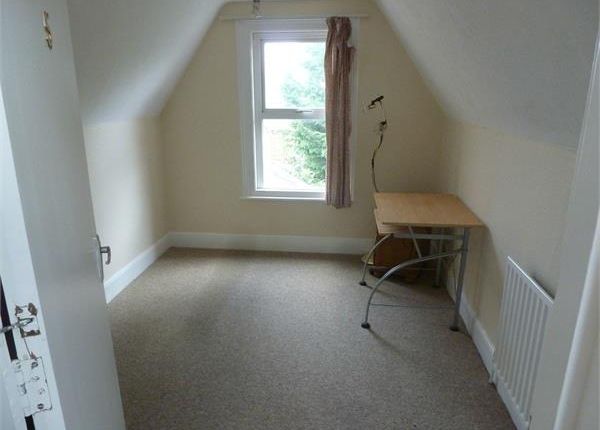End terrace house to rent in Cholmeley Road, Reading